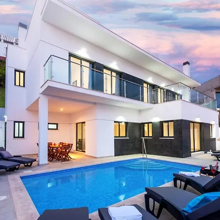 Villa Ladera Sol By *